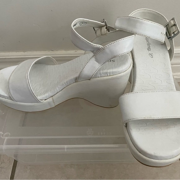 White wedge shoes - Picture 4 of 7